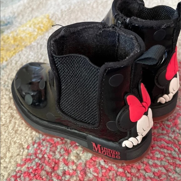 Zara toddler Minnie Mouse boots size 6 - Picture 4 of 5